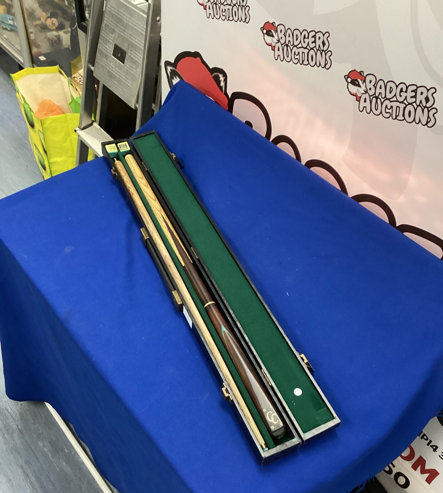 CC Snooker Cue in case