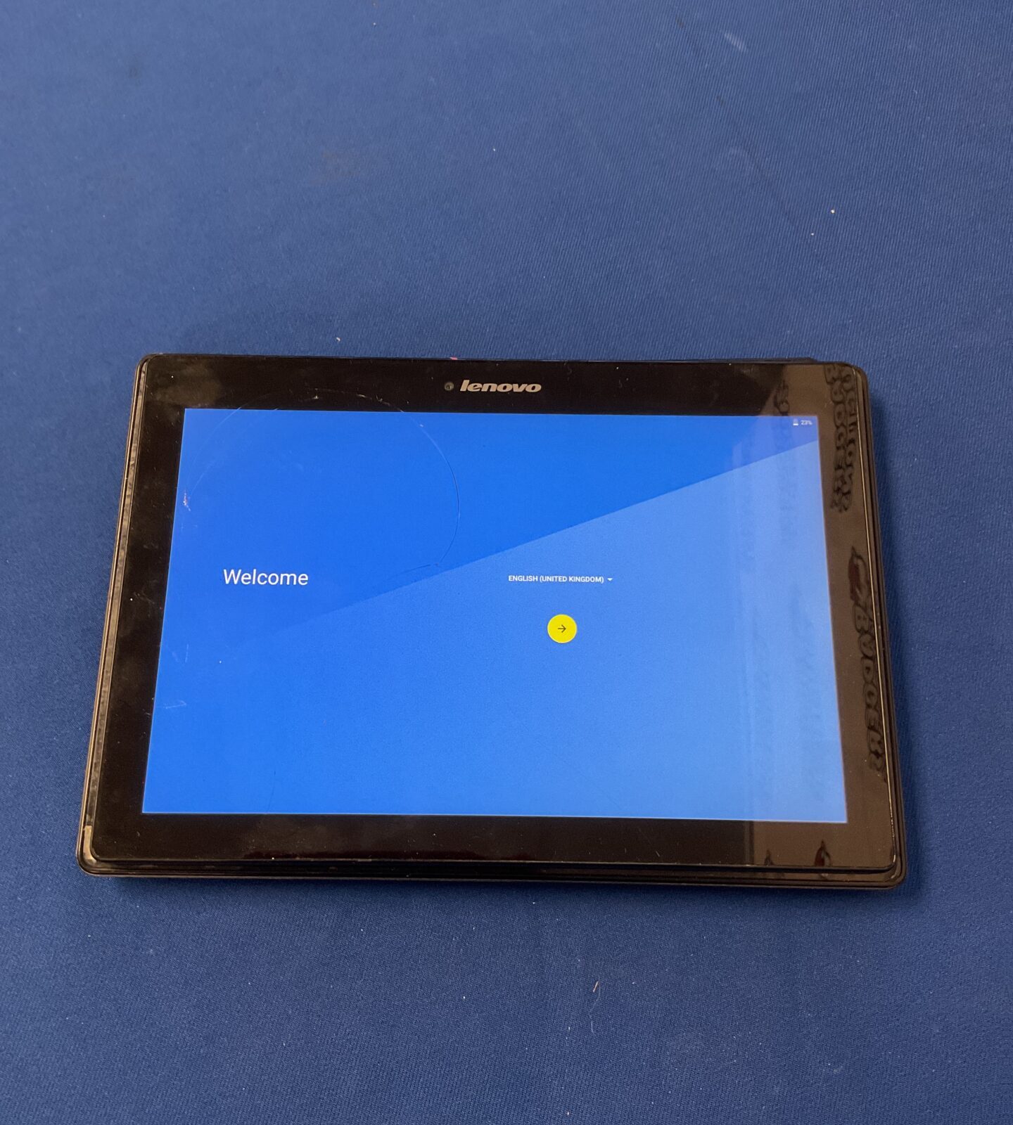 Three lenovo tablet computers - Image 2