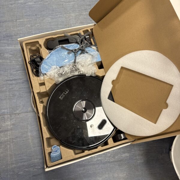 Robotic hoover with charger etc - untested