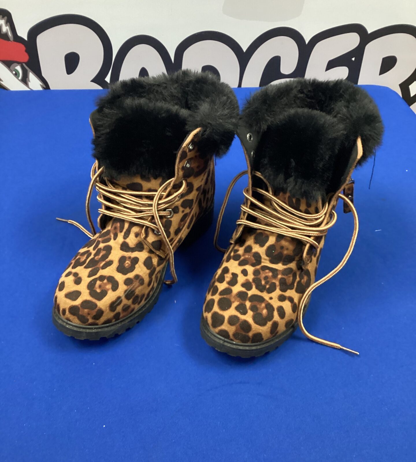 Pair of size 40 leopard print boots with fur style lining