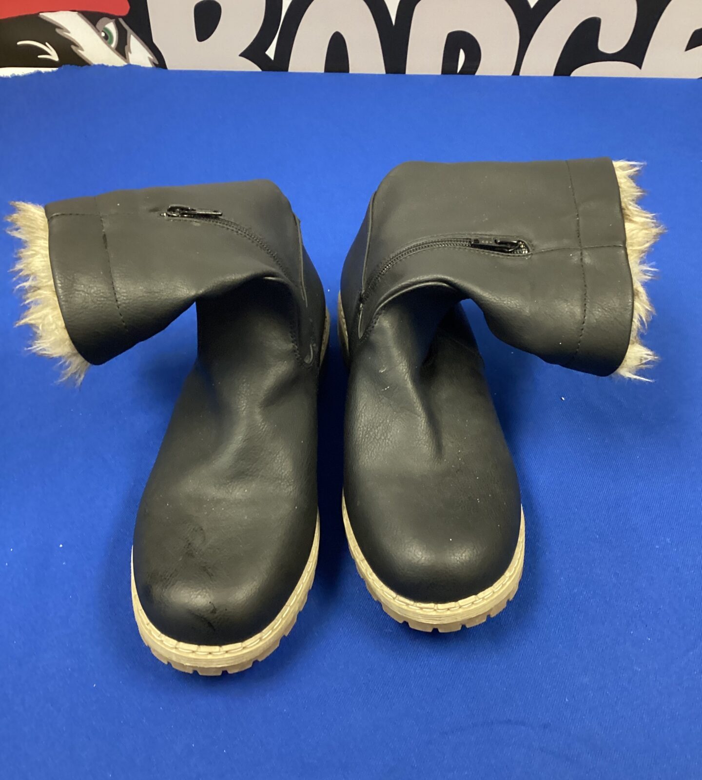 Pair of size 7 fleece lined boots