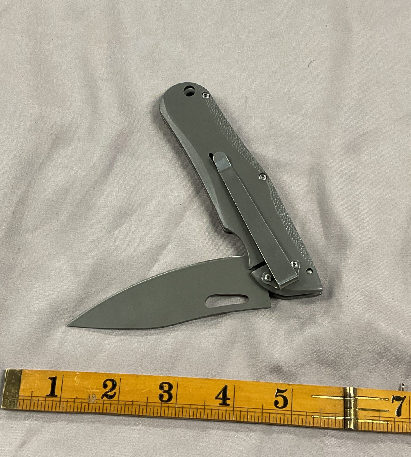 D2 pocket knife with belt clip