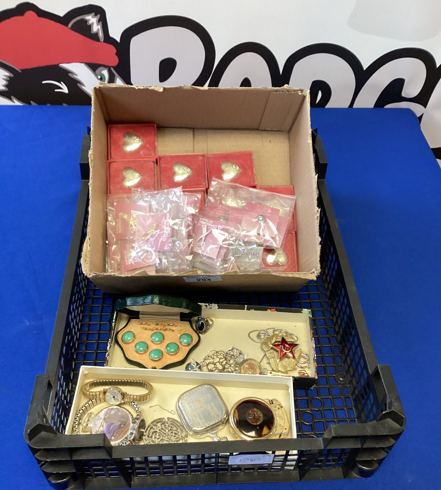 Tray of mixed costume jewellery inc lockets