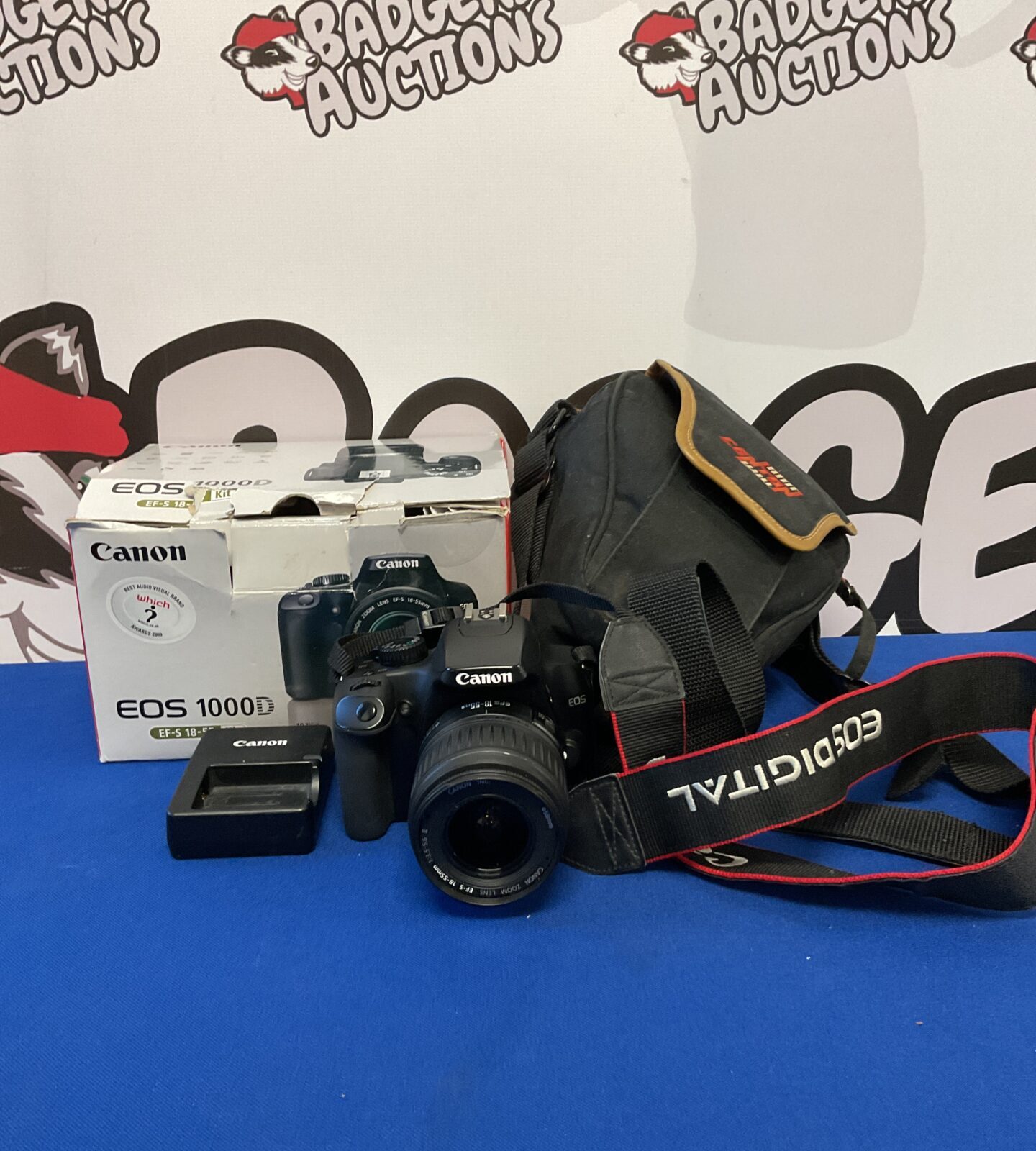 Canon eos 1000d camera with case & battery charger