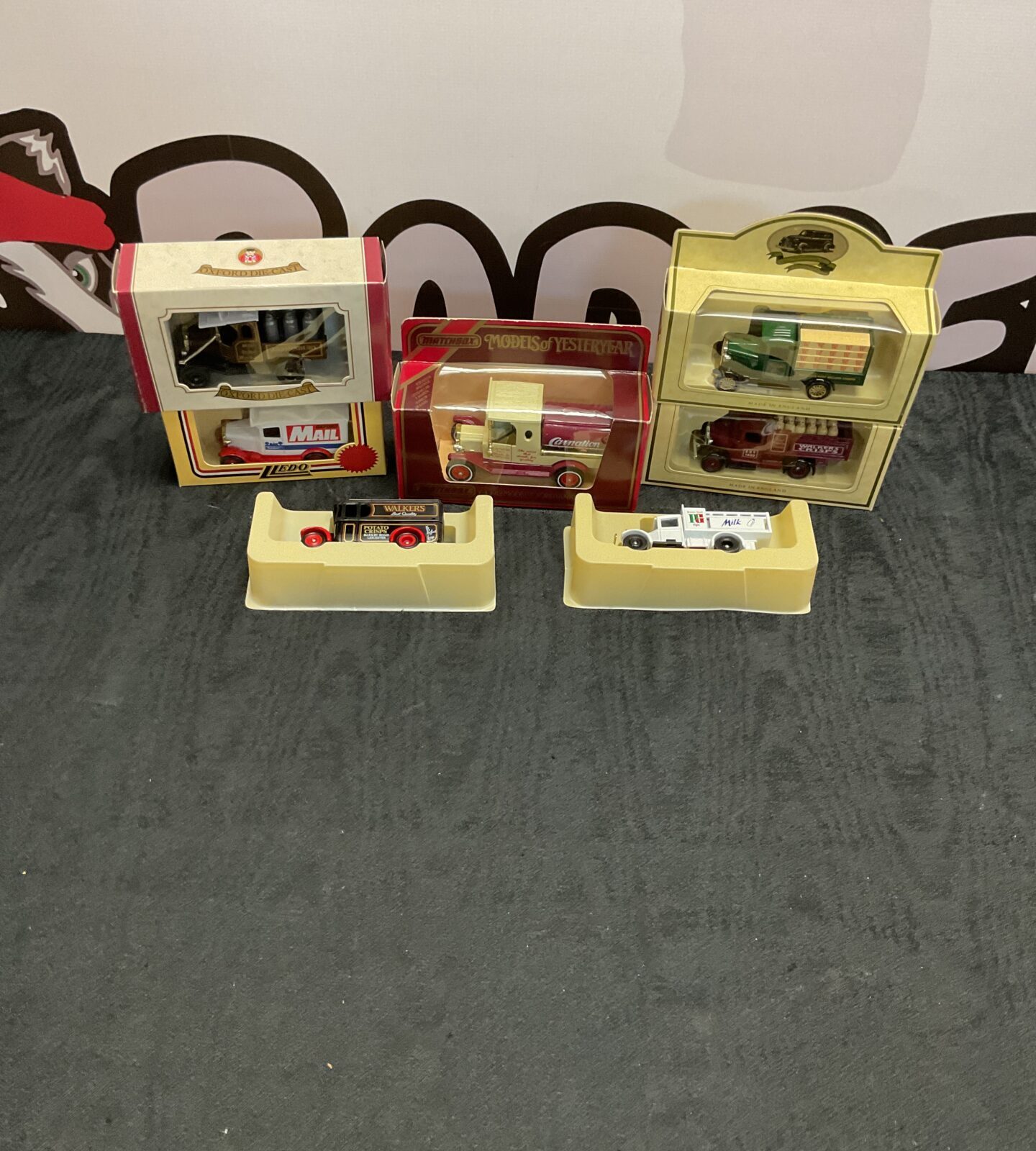 Box of boxed diecast models inc lledo and oxford diecast