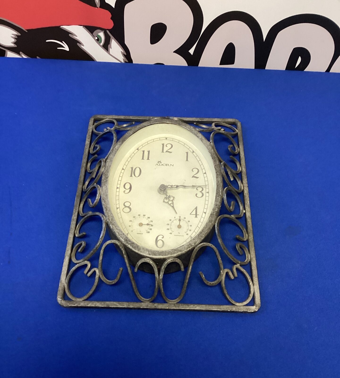 Metal Framed Adorn Wall Clock