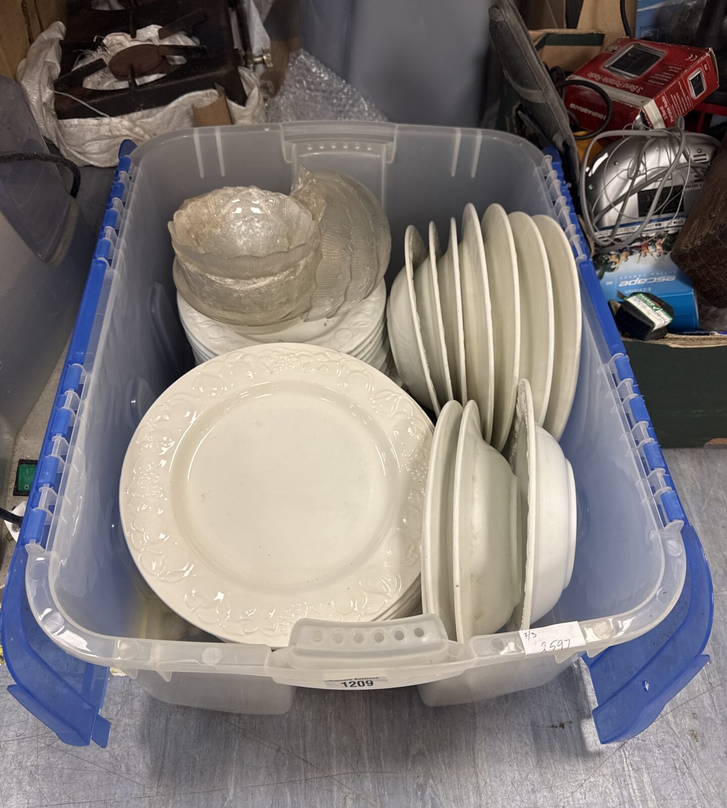 Box of quadrifoglio Italian white chinaware with plastic dessert bowls