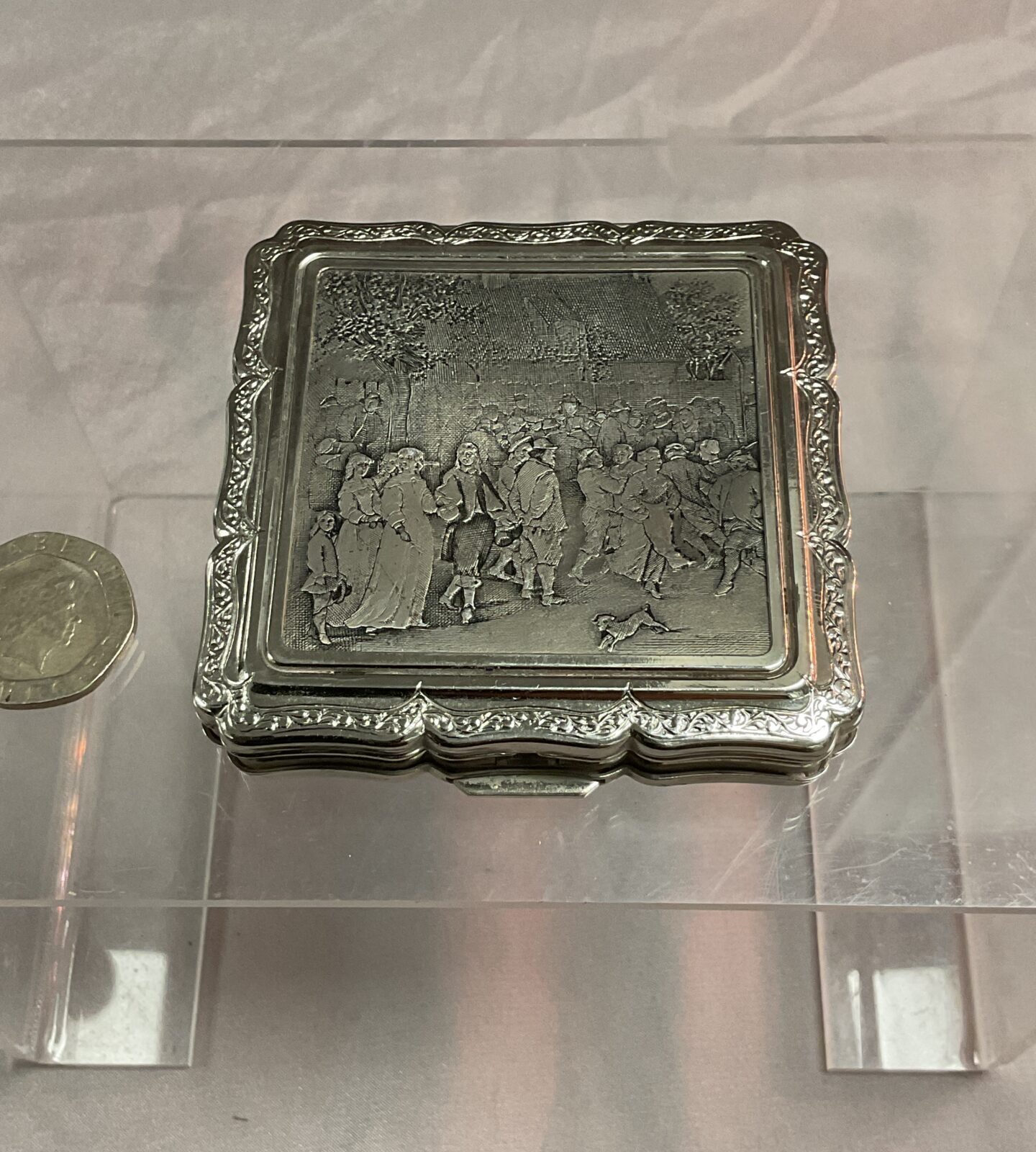 rare Stratton square shape compact etched relief