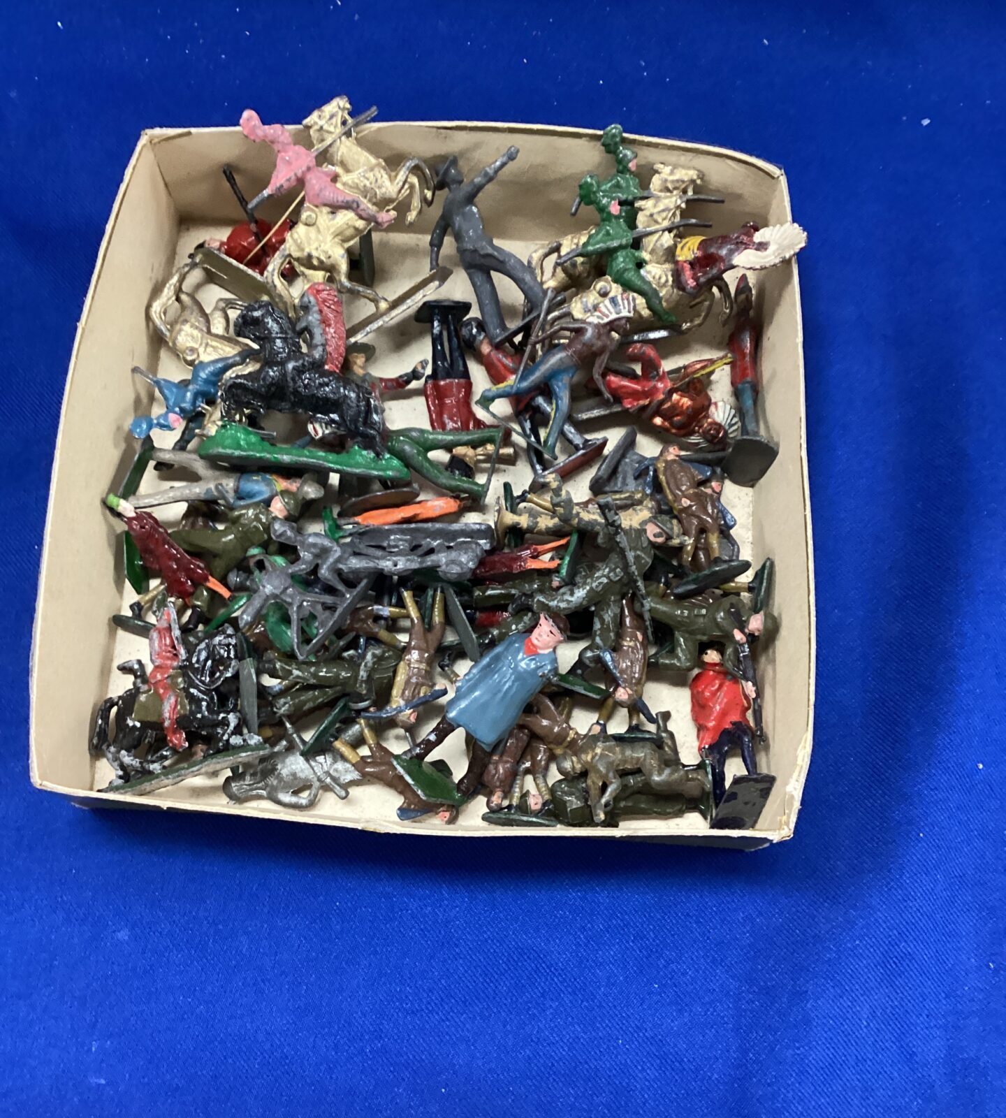 Quantity of vintage Lead Soldiers, cowboys and indians