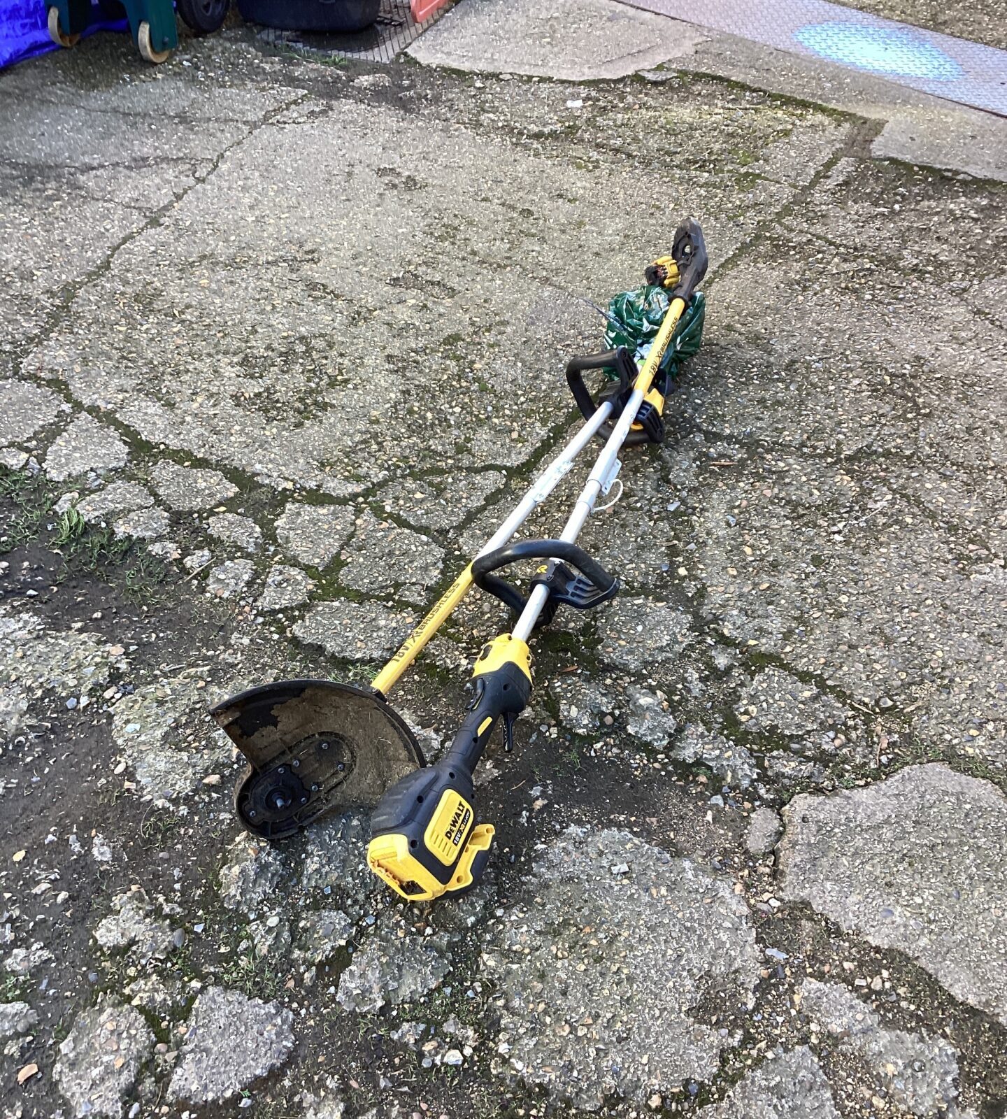 Two Dewalt Strimmers for repair