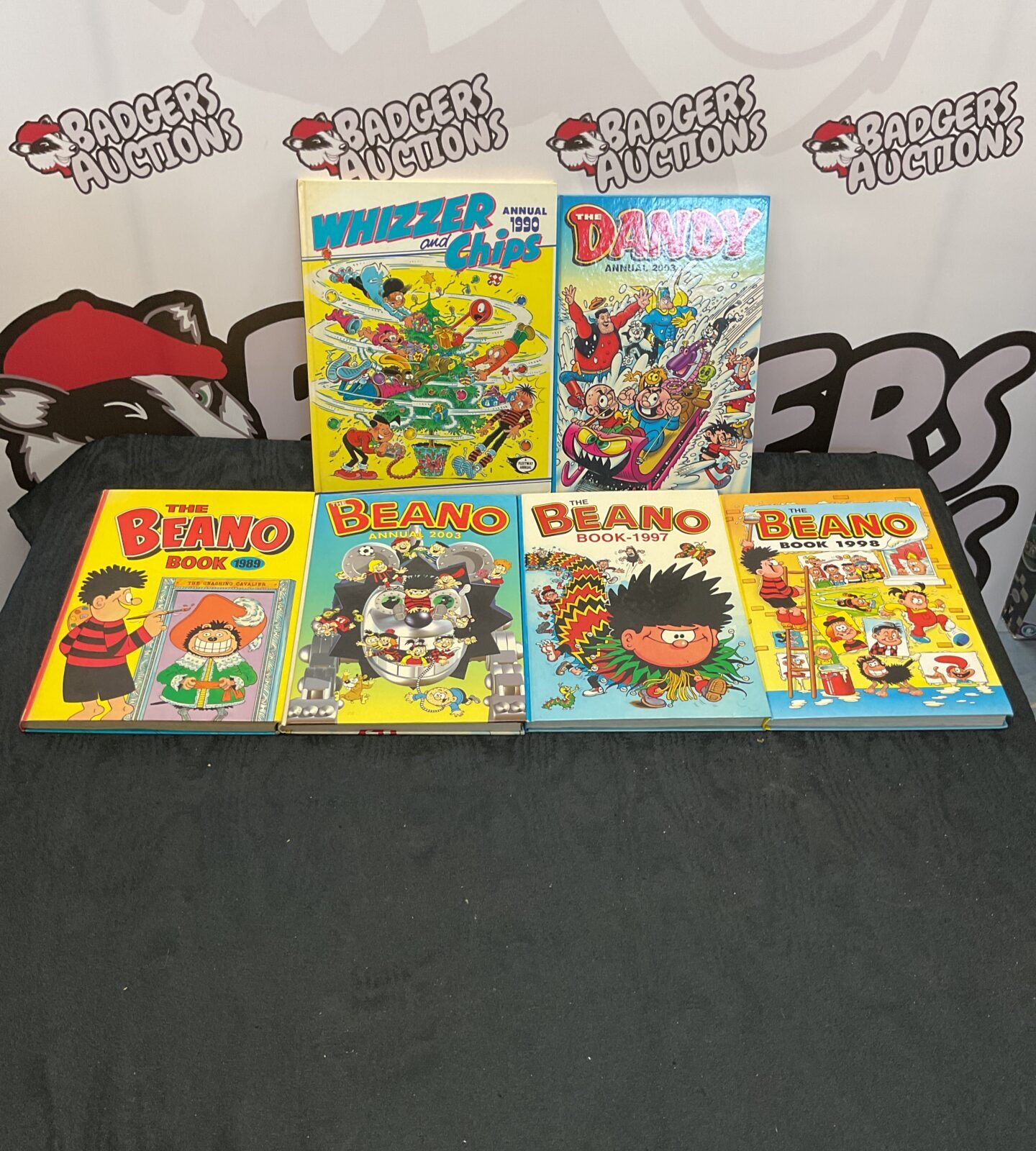 Selection of vintage and retro books inc Beano, Dandy and whizzer chips