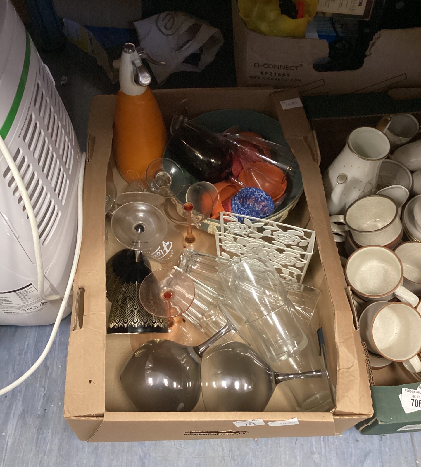 Box of Mixed Kitchen items incl glasses, soda syphon