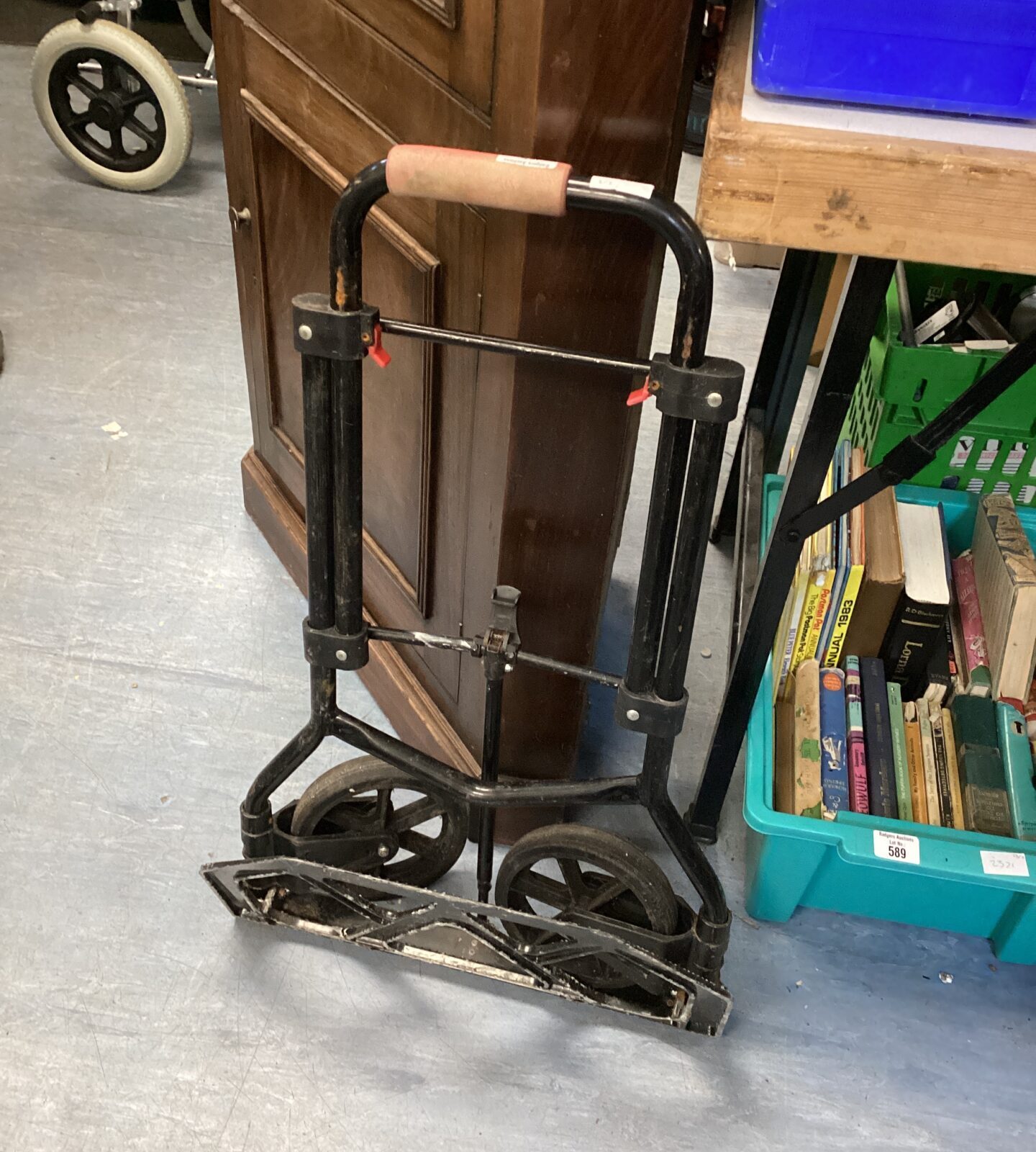 Foldable sack barrow