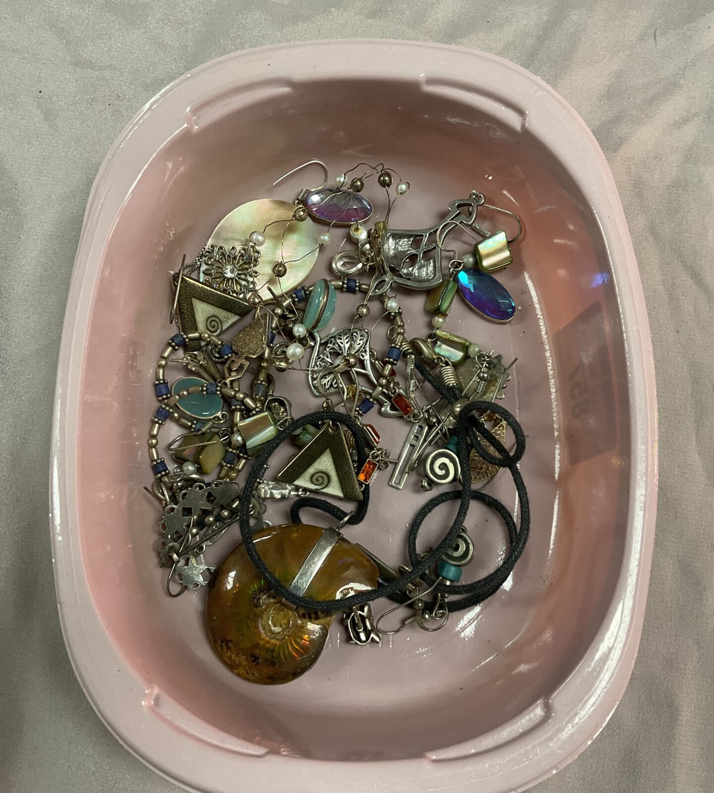Tray assorted jewellery inc silver
