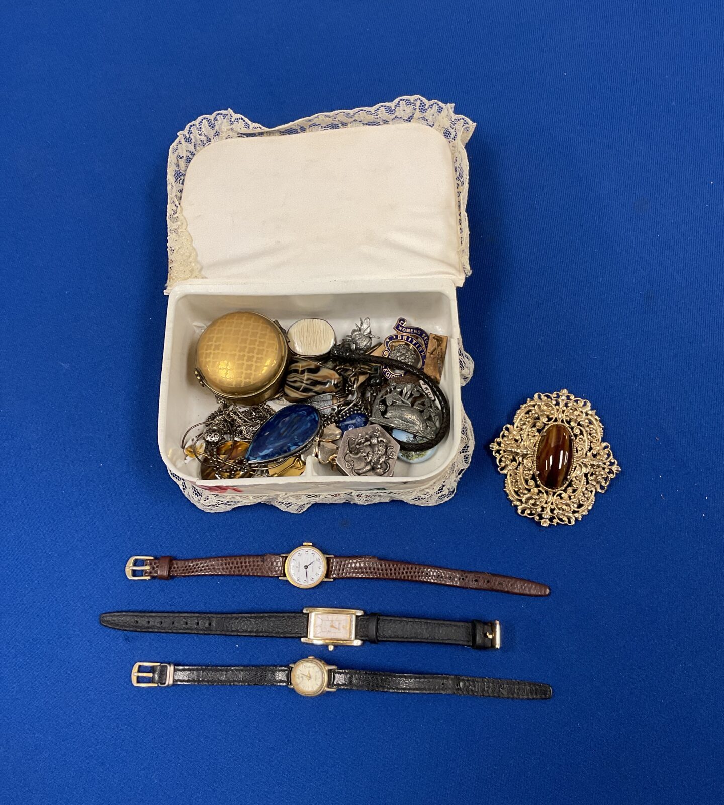 Tray of mixed jewellery & watches