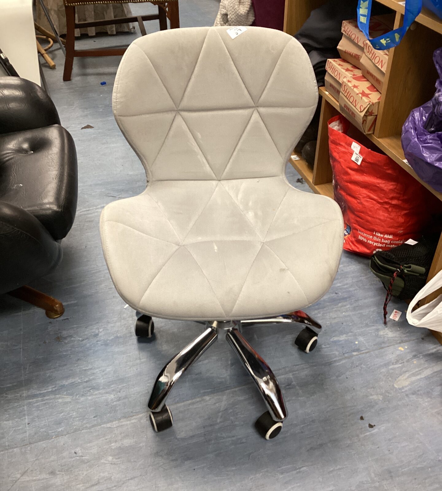 Designer style office swivel chair