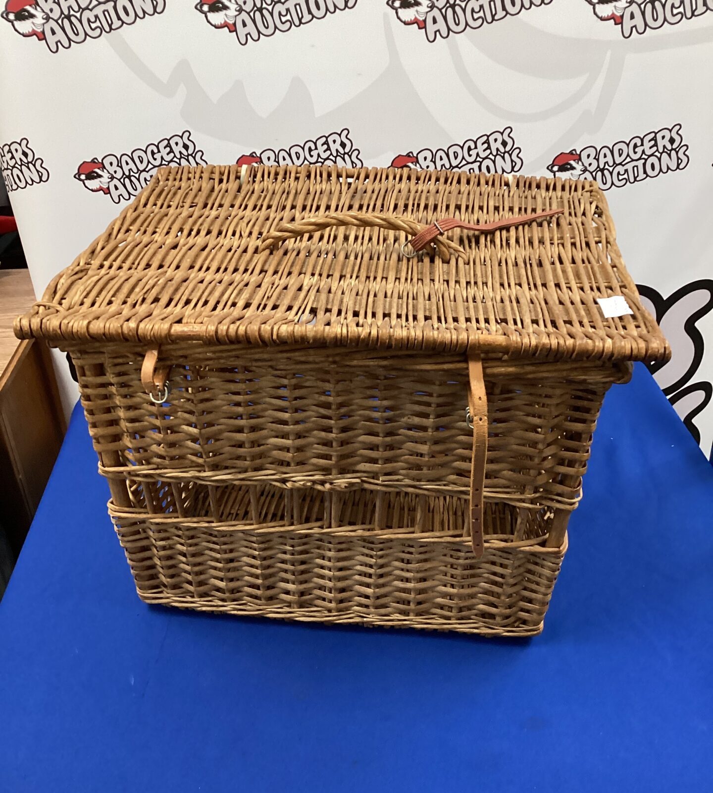 Wicker pet basket