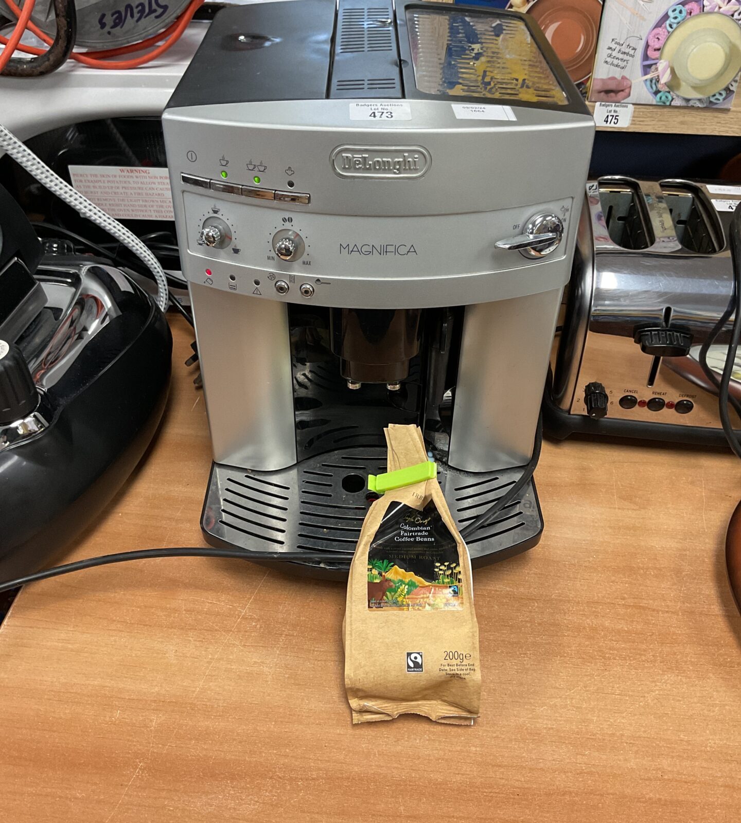 Delonghi magnifica coffee machine tested lights up, not tested further