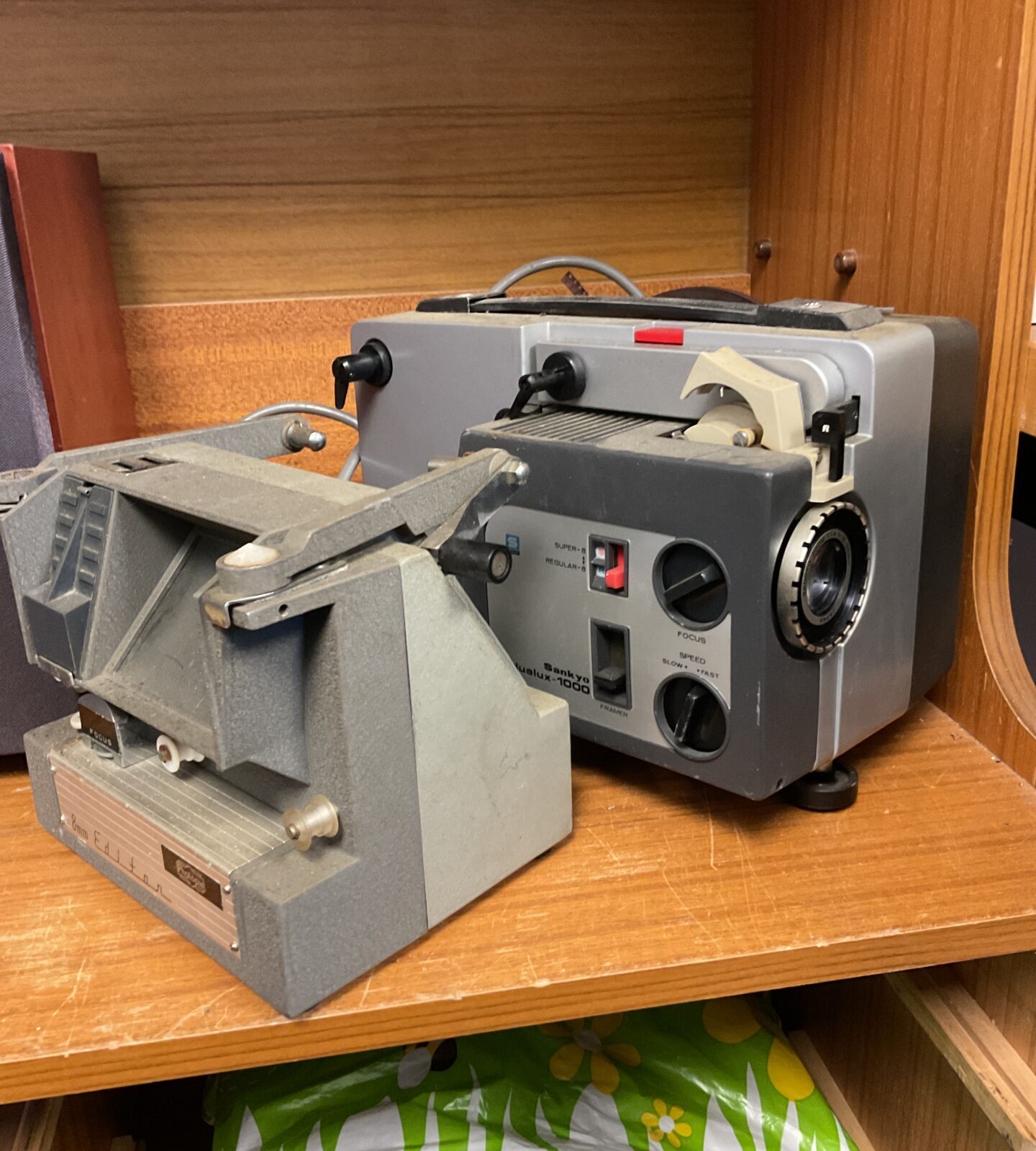 Sankyo dualux 1000 8mm film projector with editor