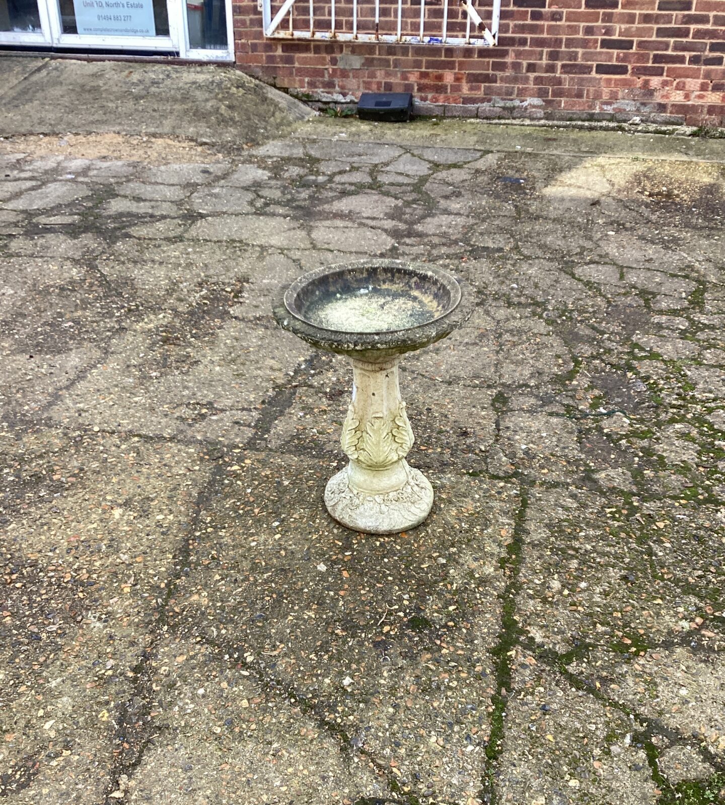 Stone effect garden bird bath