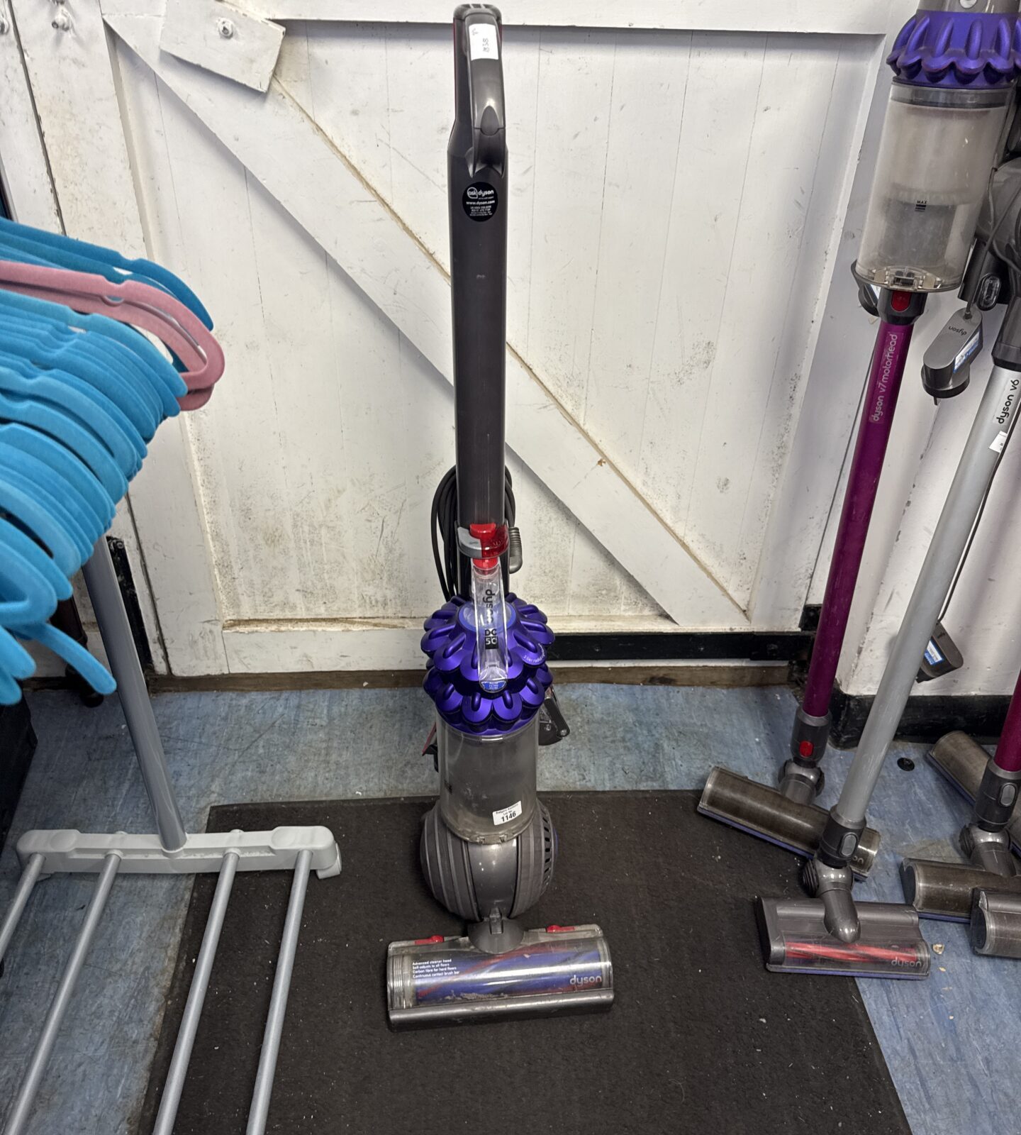 Dyson ball dc50 hoover - powers on