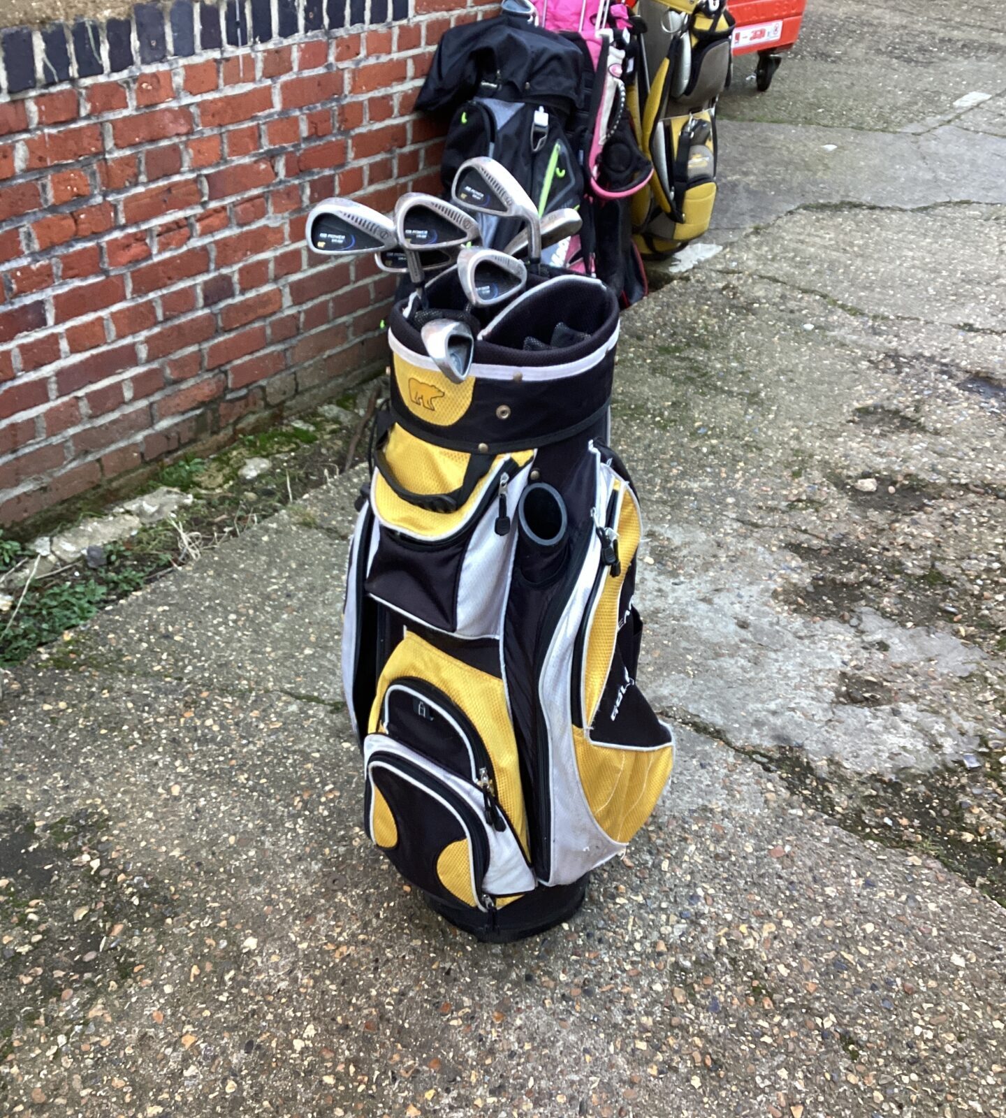 Golden Bear Golf bag and clubs