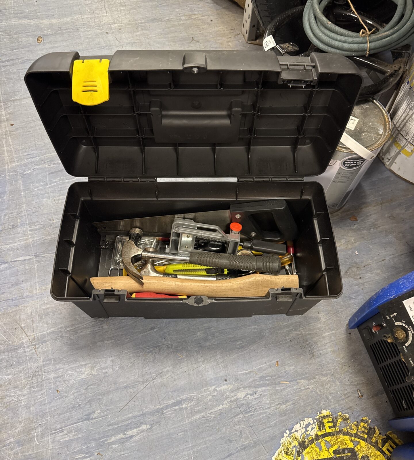 Stanley plastic toolbox with contents - one clip missing from toolbox lid