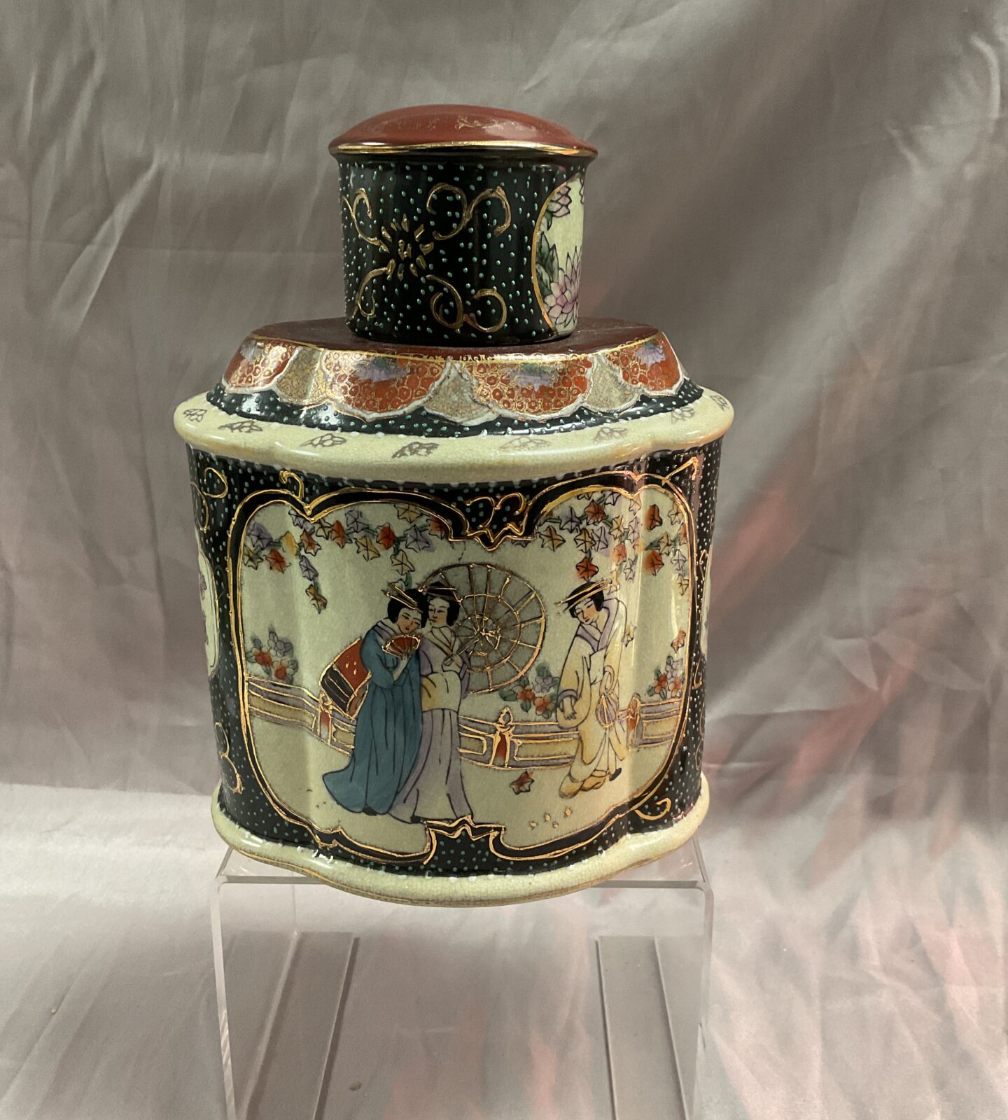 Post war 8” chinese tea caddy