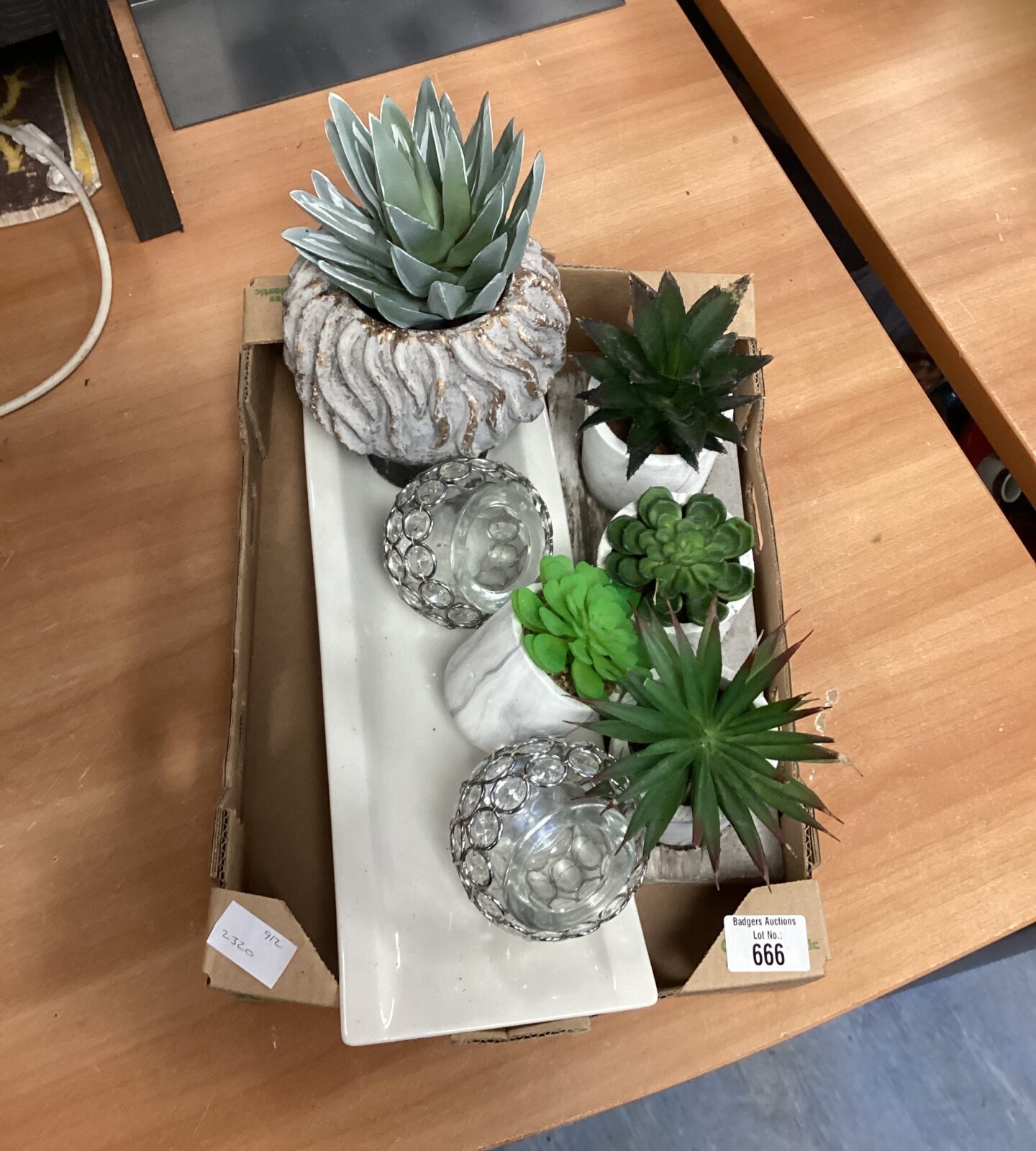 Tray of artificial plants & tealight holders