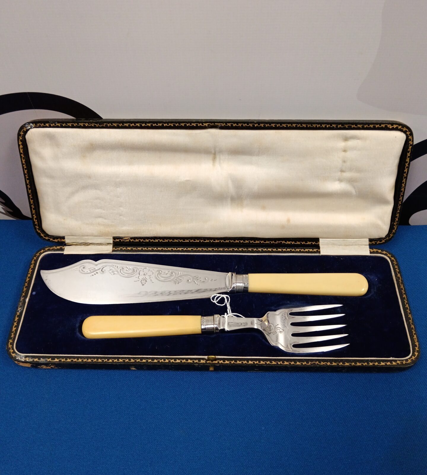 1922 Sheffield silver plate cake serving set with sterling silver cuffs