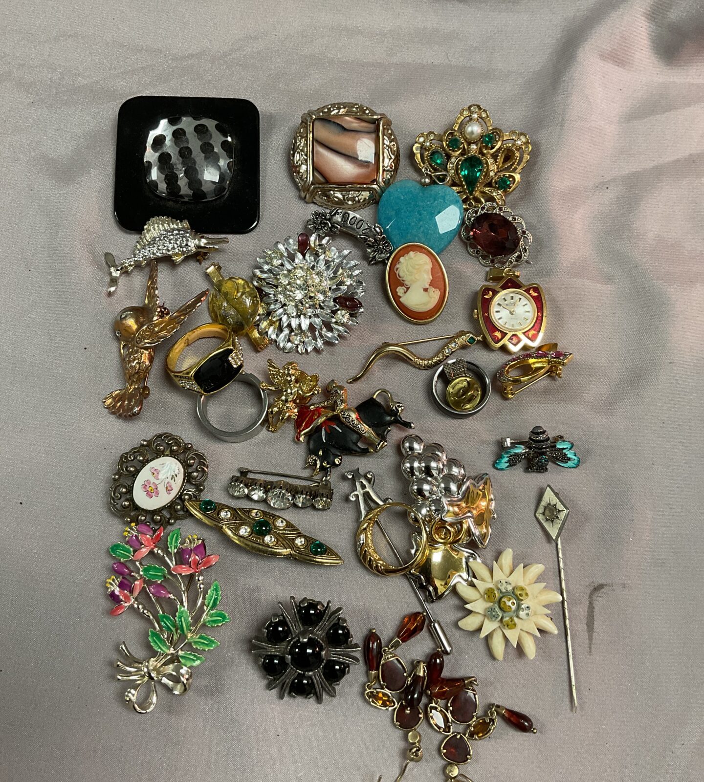 Tray of assorted brooches rings  and earrings