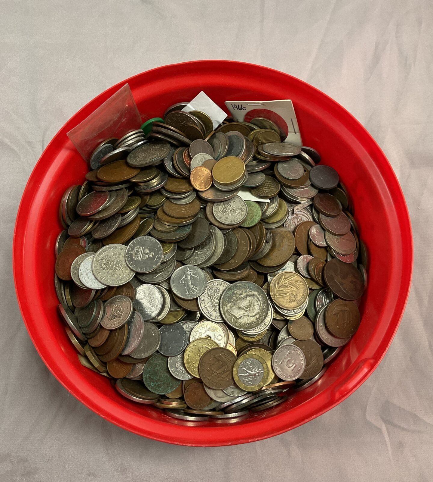 Tub of assorted coins 6kilo approx