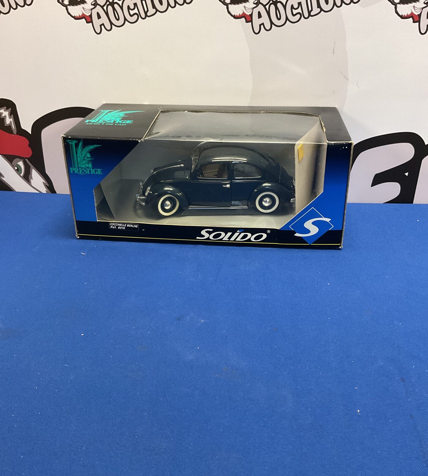 Boxed Solido 1:18 scale diecast model coccinelle berline