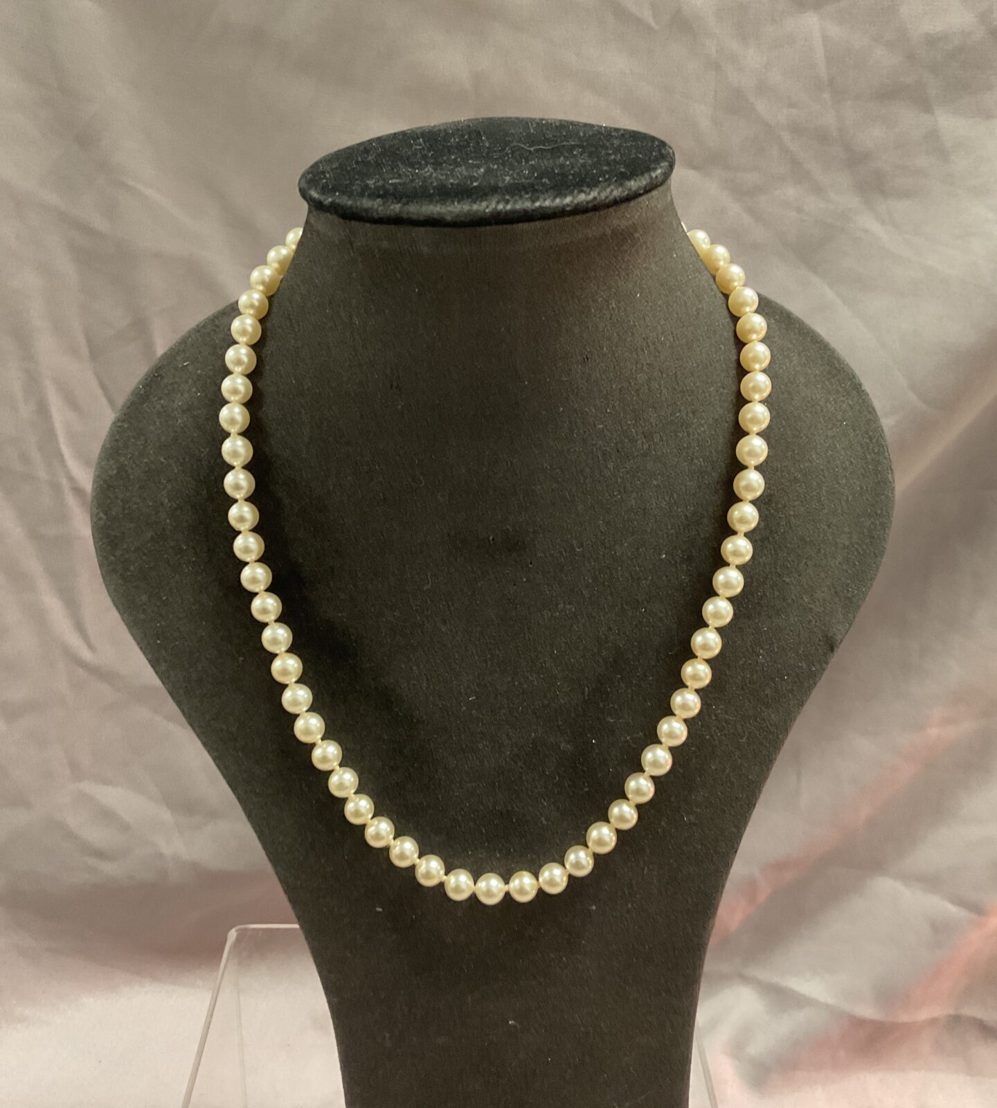 james walker cultured 18” pearl necklace with 925 Silver gilt clasp