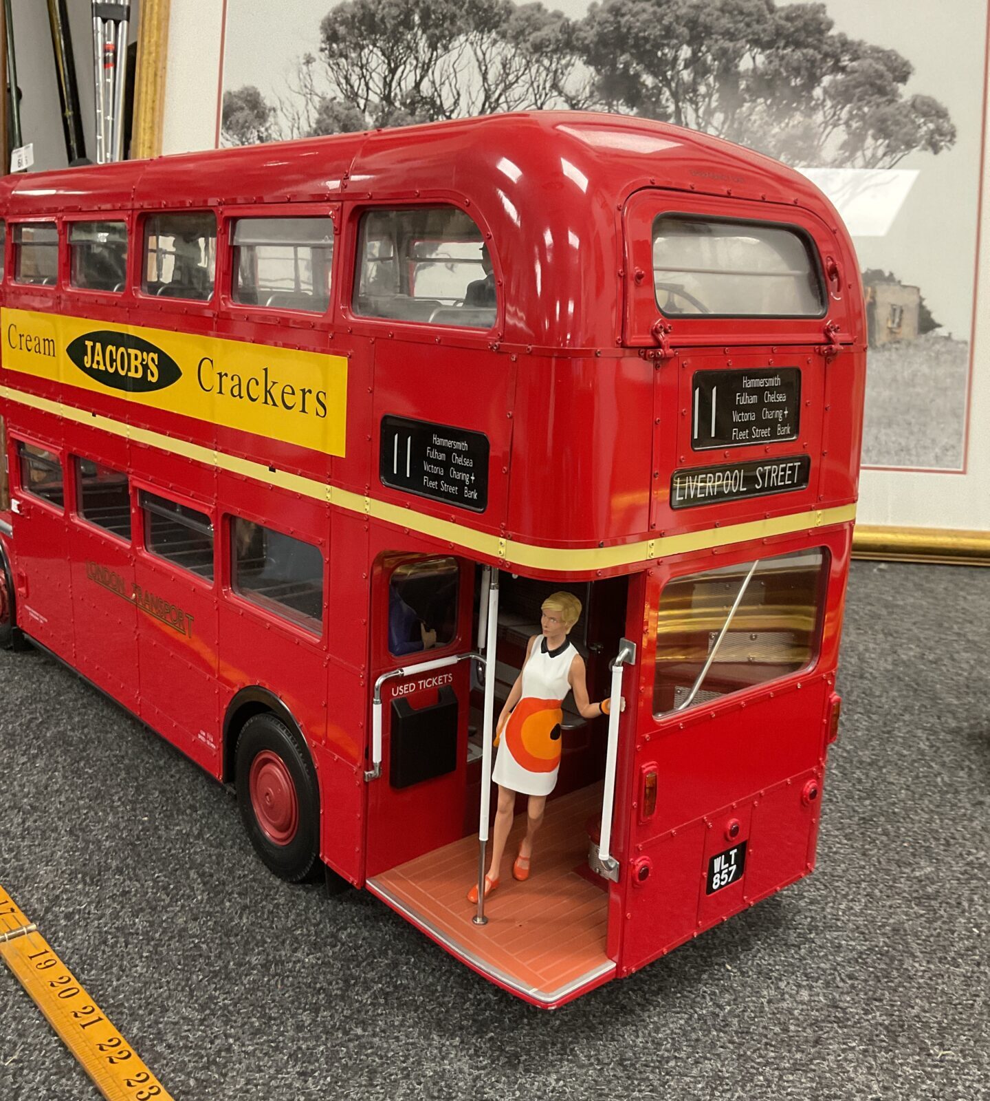 Hachette Routemaster Scale 1:12 L 670mm W 203mm H 356mm - Image 4