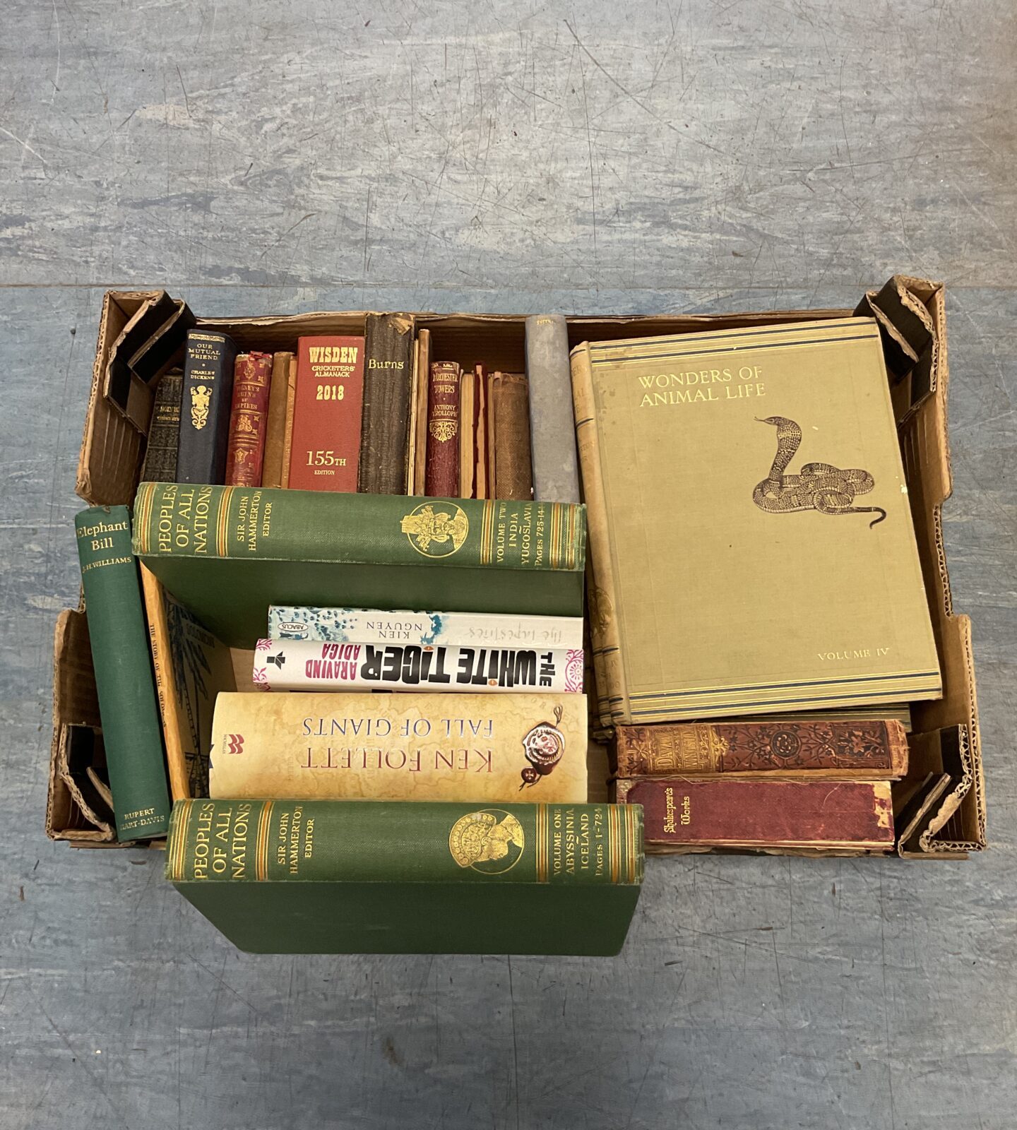 Box of vintage & antique books inc Shakespeare & robert burns