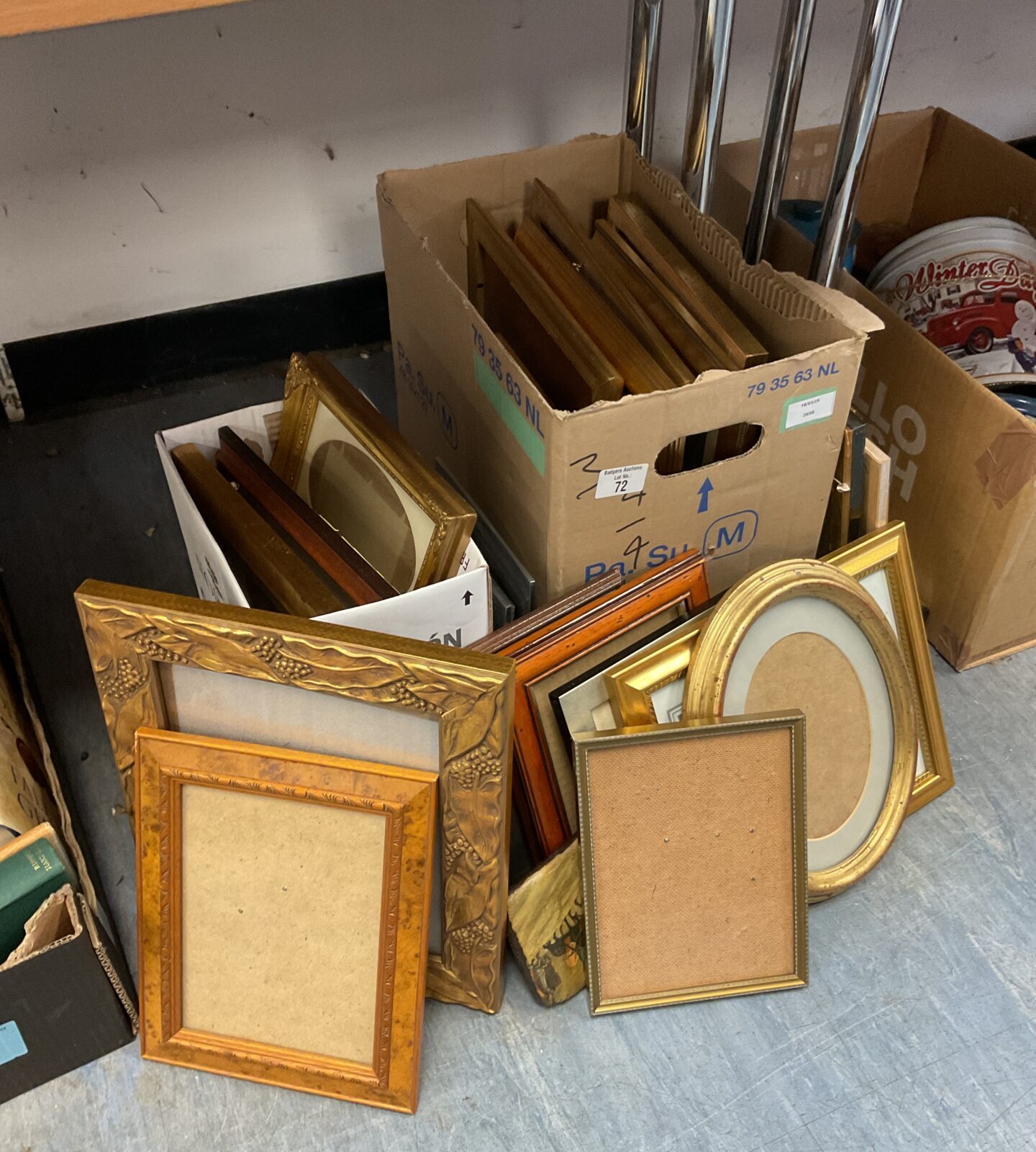 Large lot of empty gilt picture frames