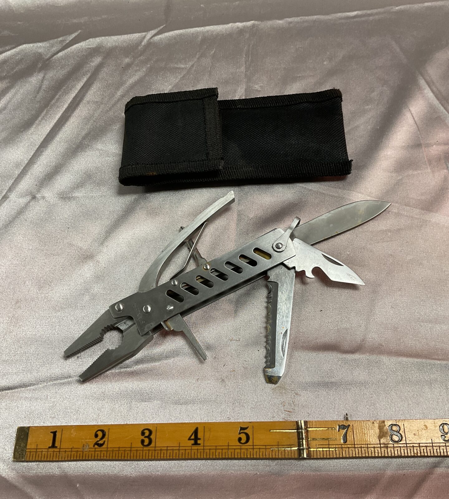 Multi tool with case