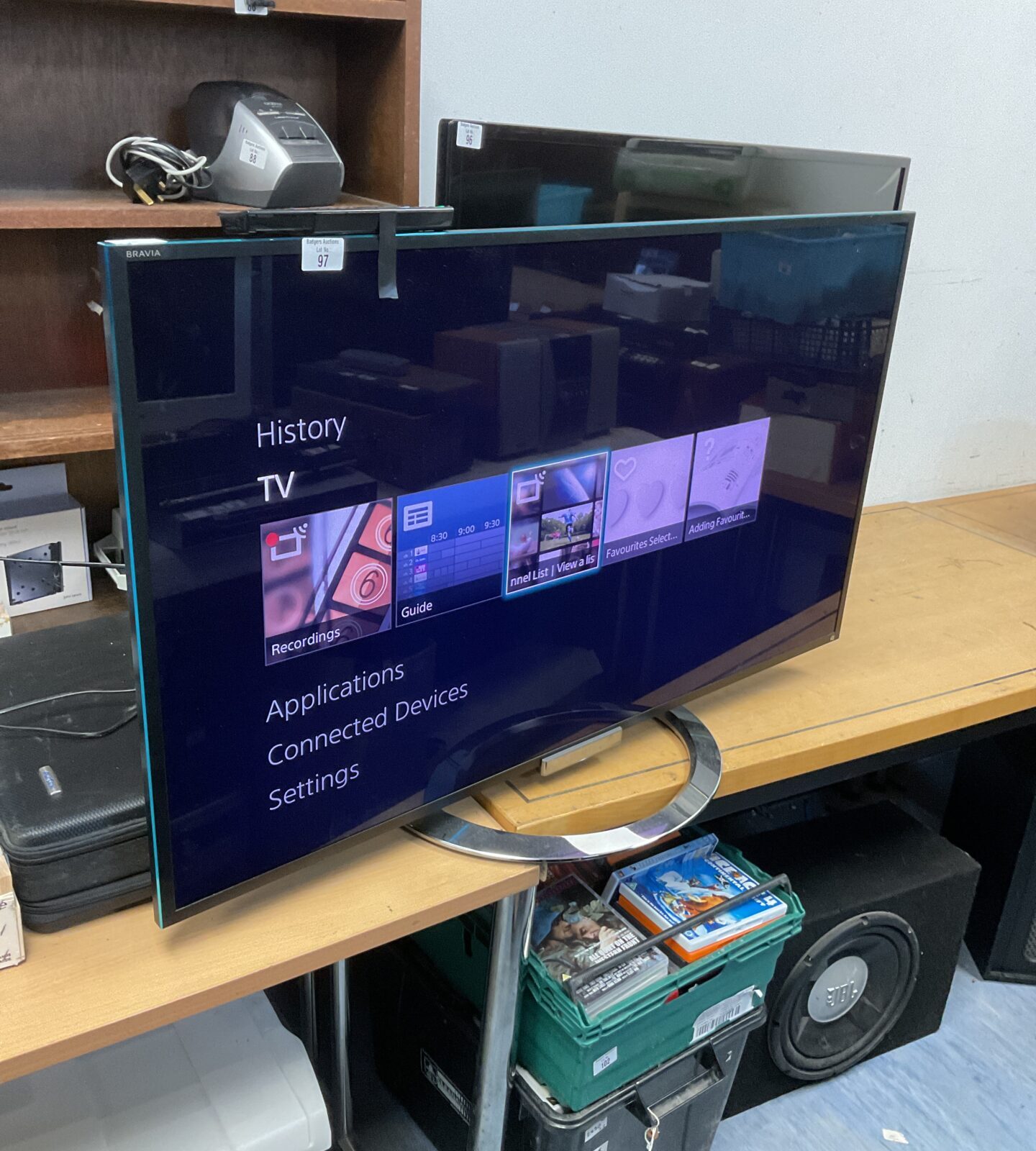 Sony bravia 40” smart tv working with remote