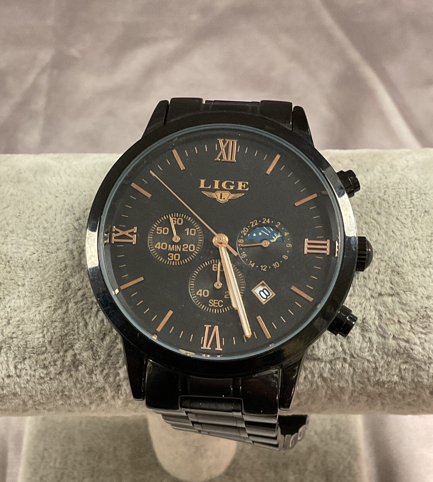 Lige style Quartz gents wristwatch