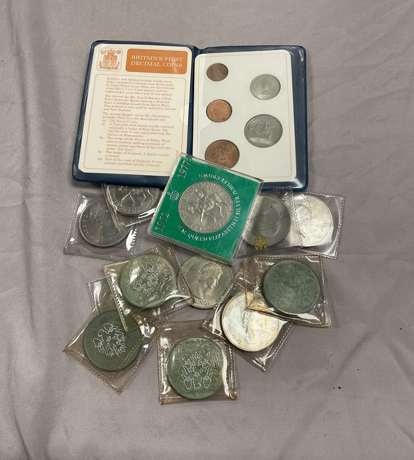 Britains first decimal coins and collection of commemorative crowns