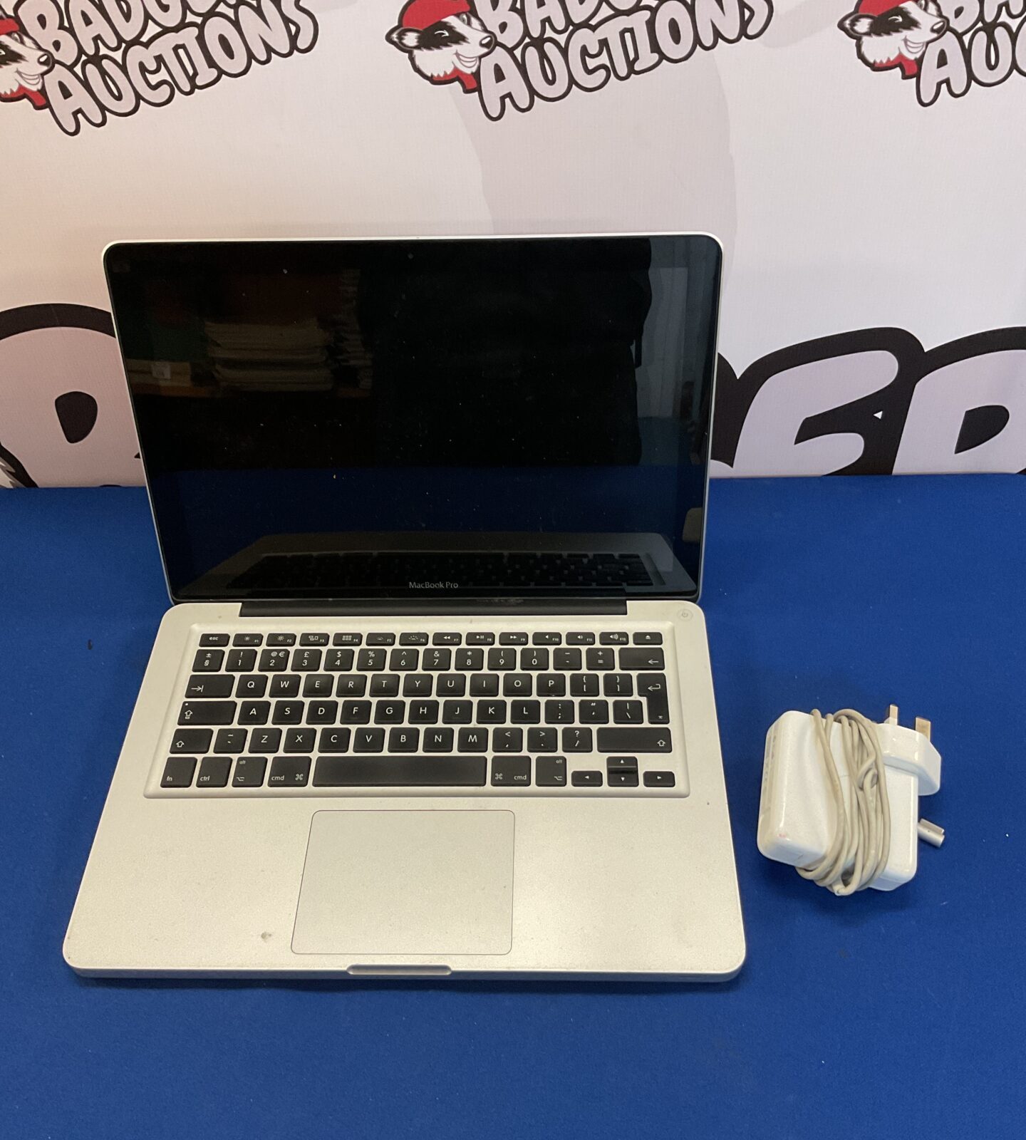 Apple macbook pro laptop with charger untested