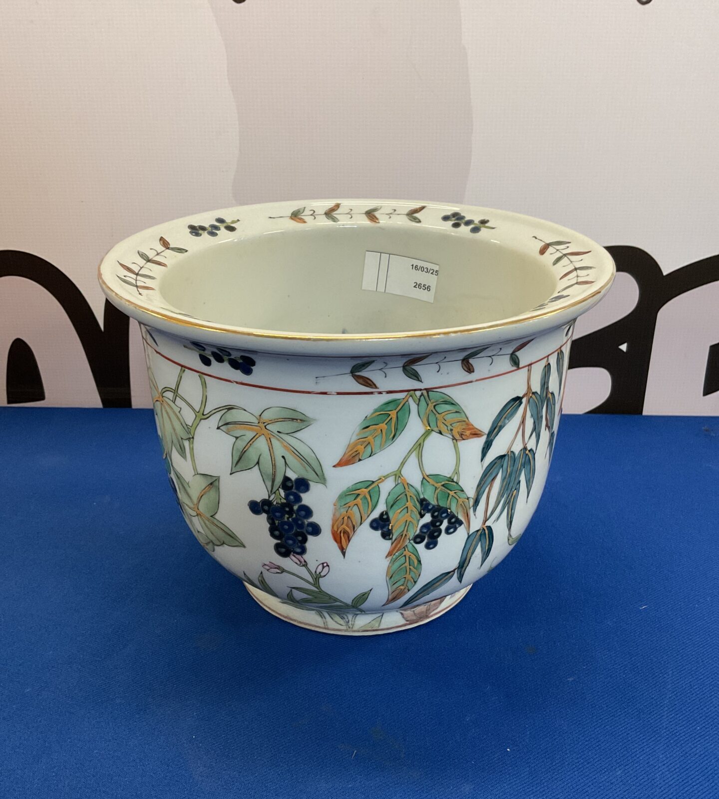 Chinese grape pattern plant pot