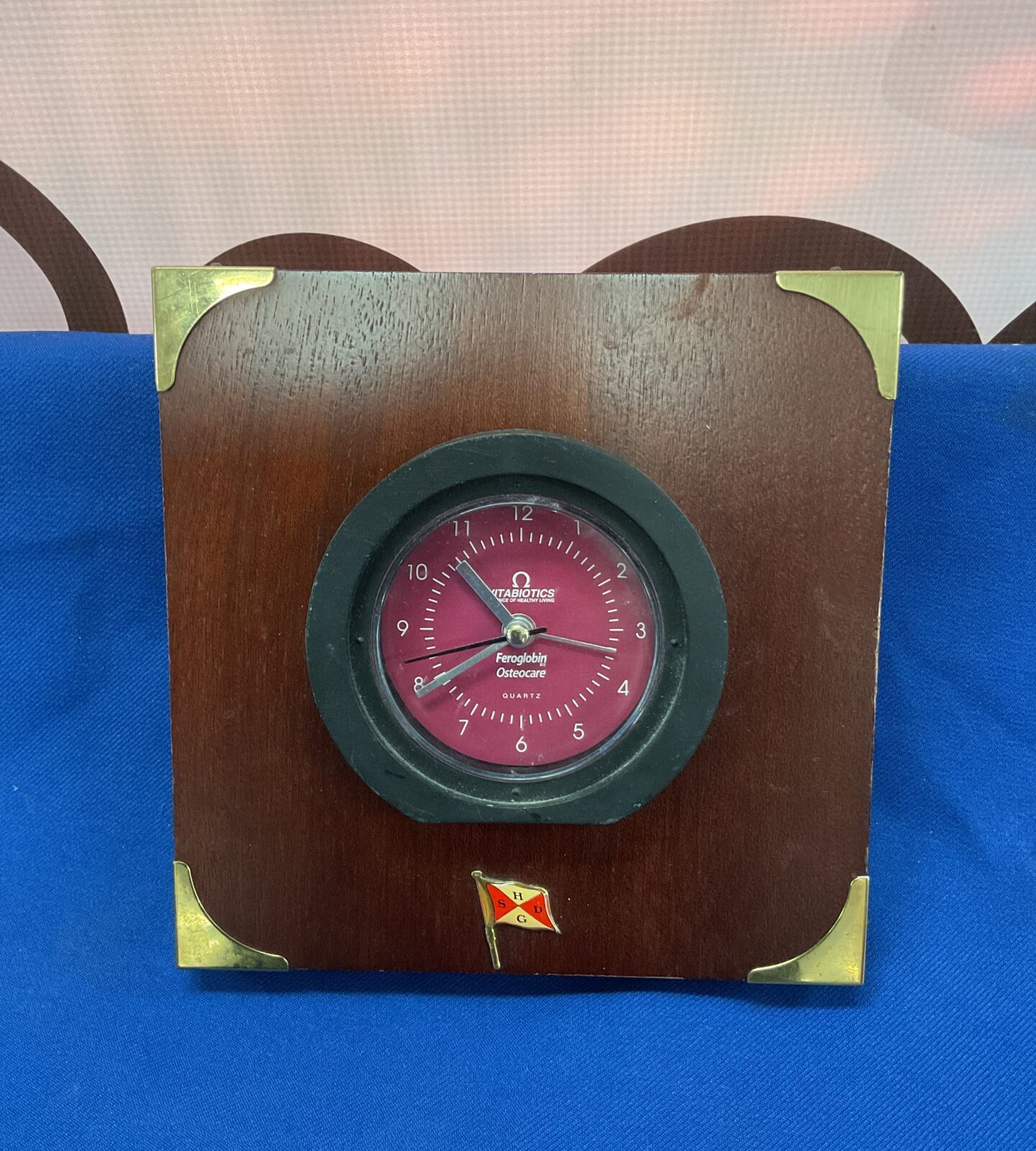 Vintabotics quartz clock