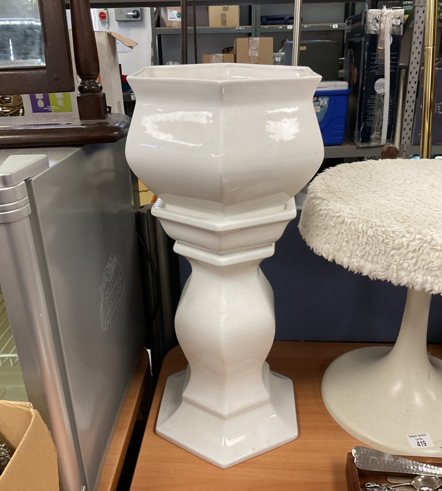 White ceramic jardiniere pot stand