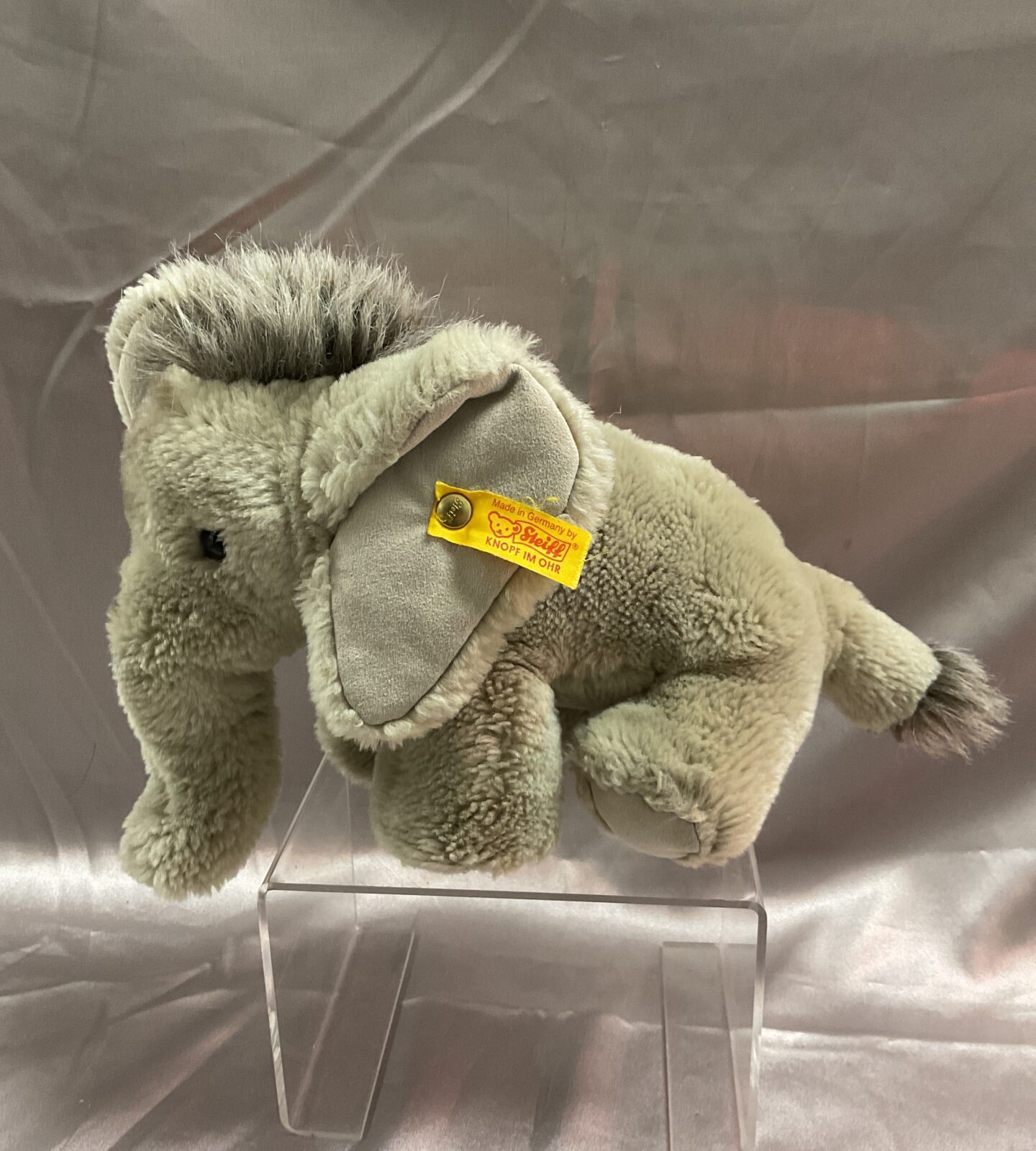 Small Steiff elephant 10” trunk to tail