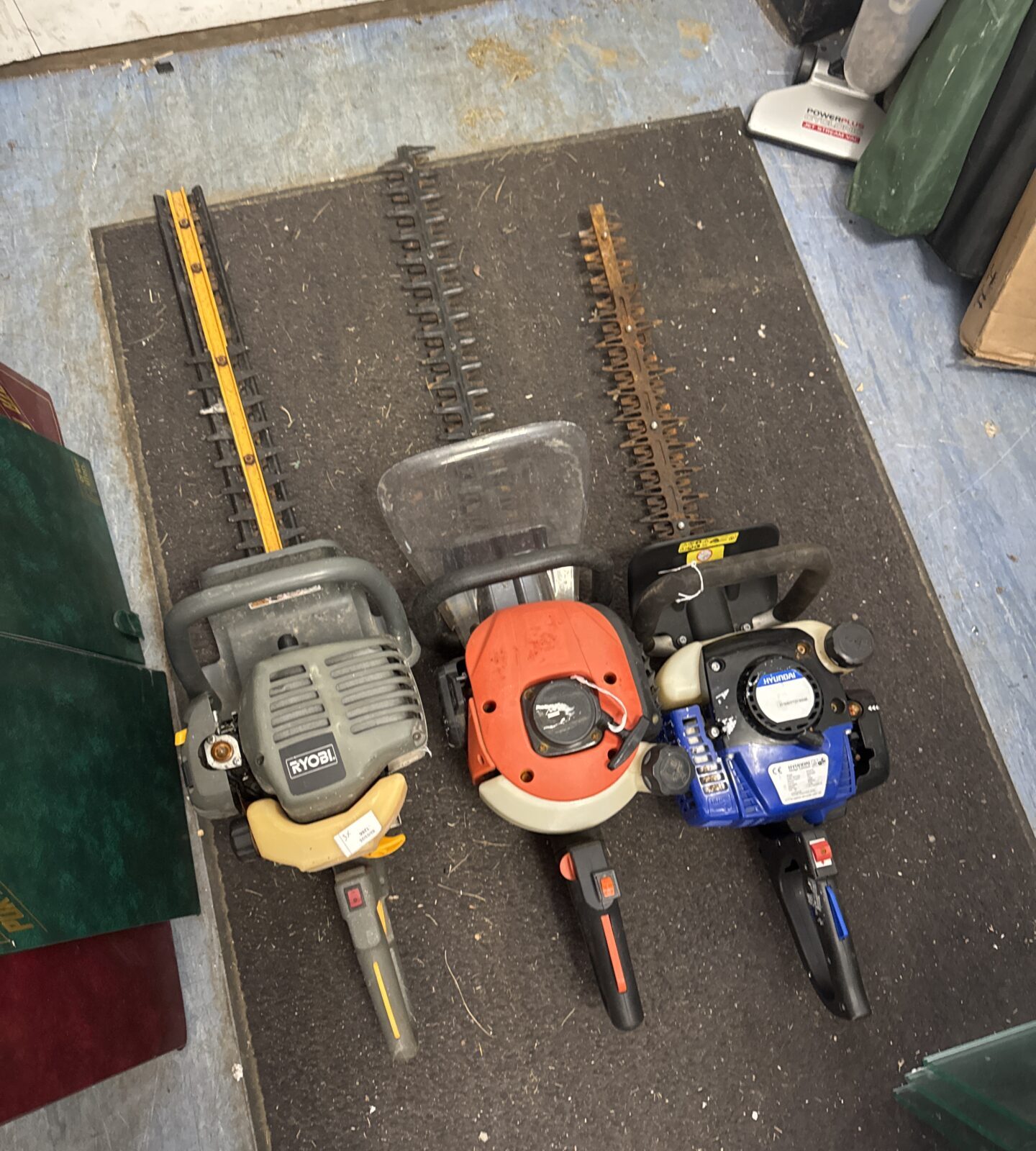 Three untested petrol chainsaws inc Hyundai, Ryobi & unbranded