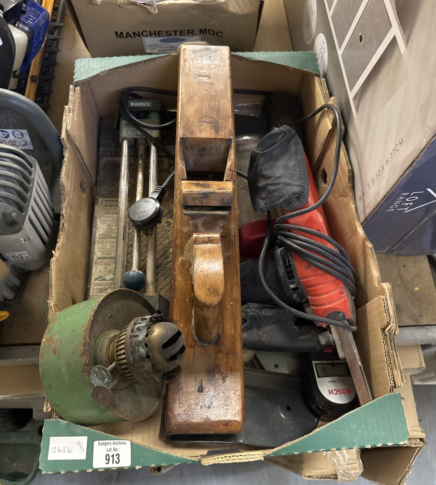 Tray of garage clearance items inc large block plane