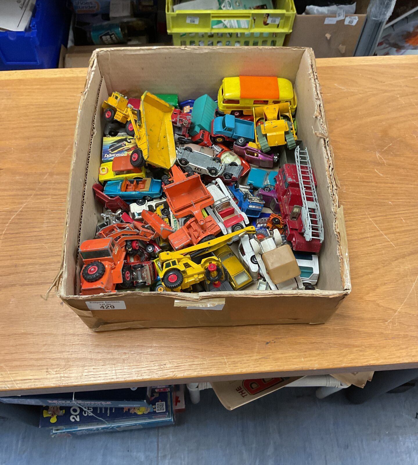 Box of mixed diecast models inc lesney and matchbox