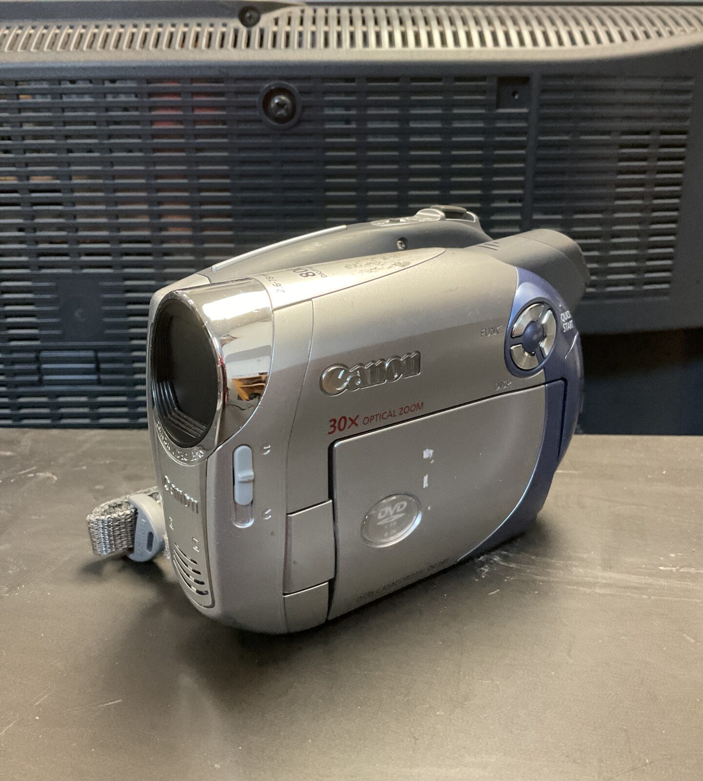 Canon dc201 camcorder